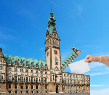 Hamburger Rathaus mit Wahlzettel