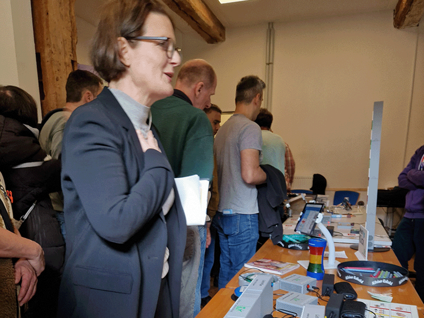 NAHT-Markt im Brakula: Frau am Stand von Mein Klick