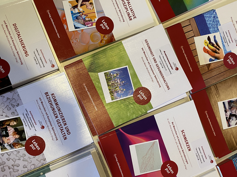 Bücher der Stiftung Leben pur