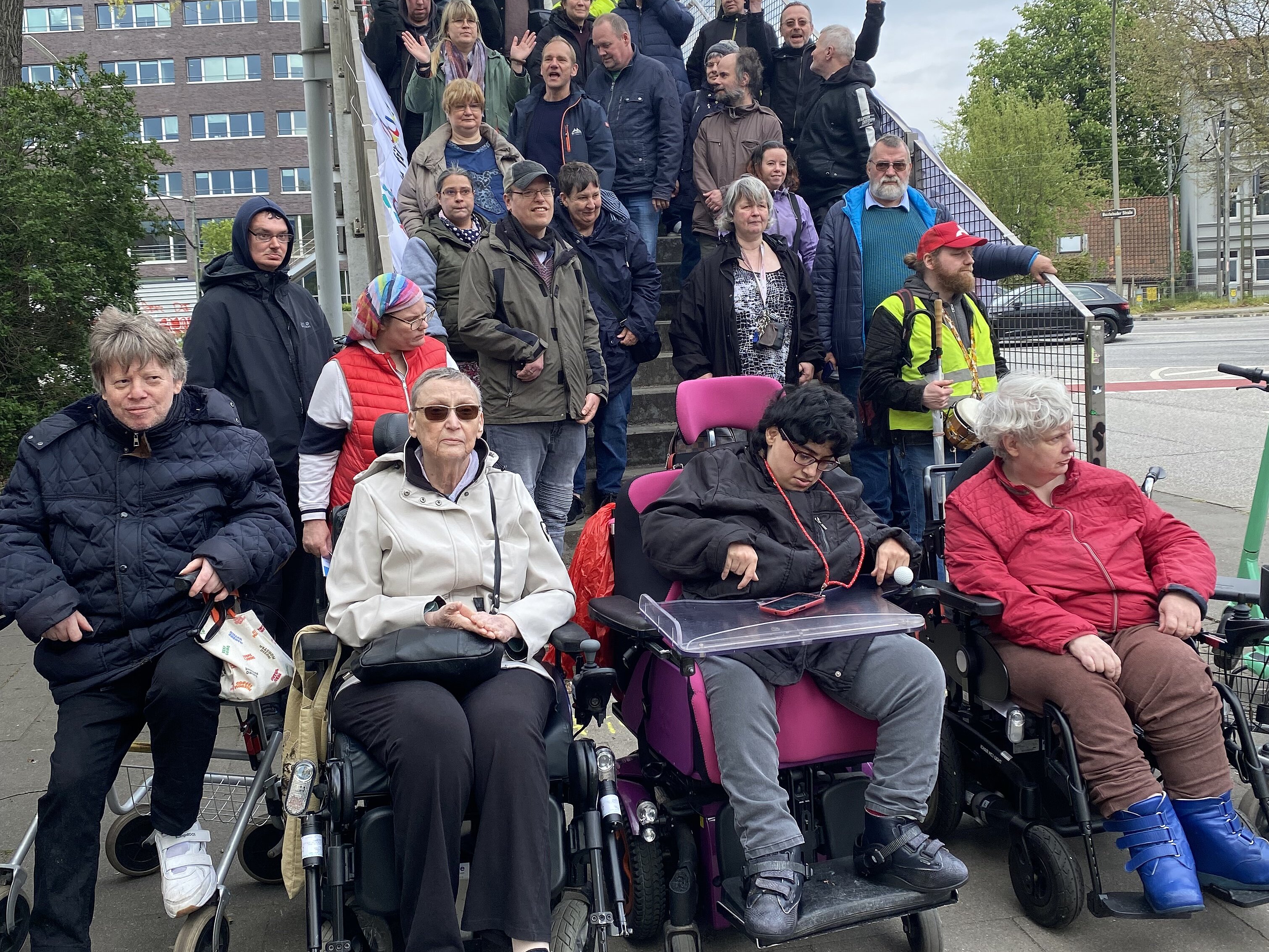 Menschen in Rollstühlen